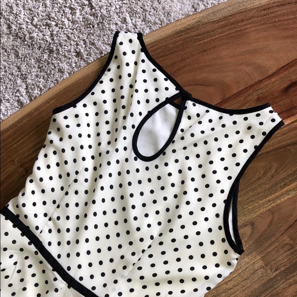 Flowy Polka Dot Dress - Picture 4 of 4